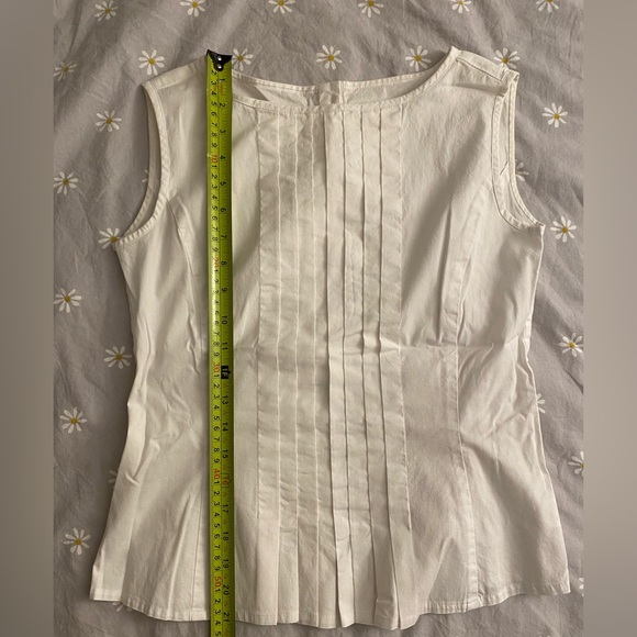 White top button-back - Picture 9 of 9